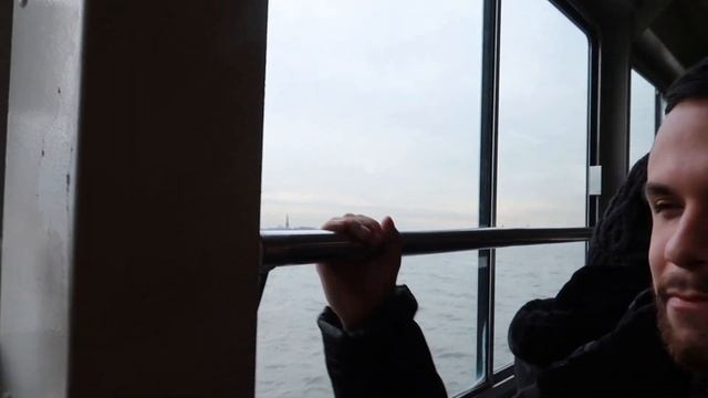 VISITING THE STATUE OF LIBERTY | DAY 14 VLOGMAS 2018 смотреть онлайн