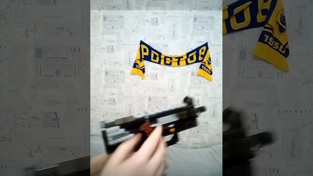 мак-11 из лего ,с работающим механизмом замка магазина. смотреть онлайн