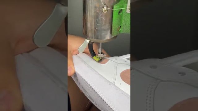 Custom Air Force 1 Louis Vuitton ￼