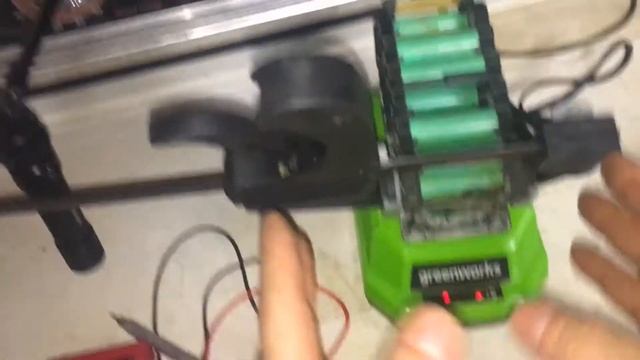 OH! Stunad left the Greenworks 40v battery outside in rain now she leaks the brown now she no work смотреть онлайн