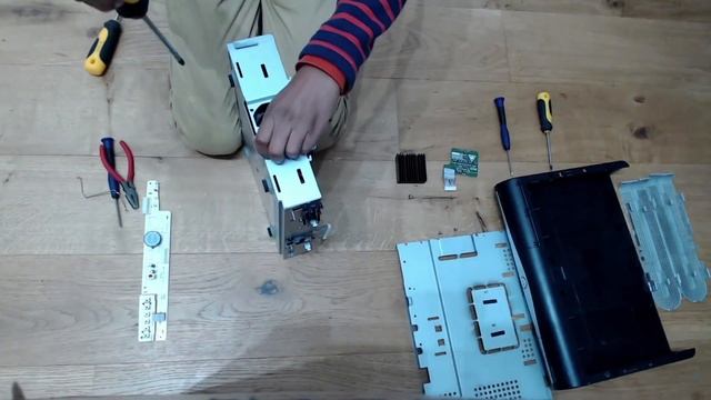 Disassembly of Sky+HD Box смотреть онлайн