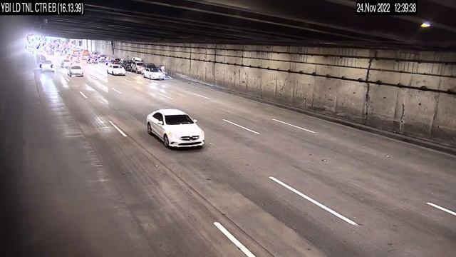 Self-driving Tesla abruptly stops on San Francisco Bay Bridge, resulting in 8 vehicle crash. смотреть онлайн