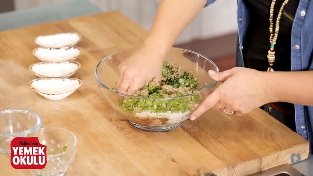 Kadınbudu Köfte Tarifi | Kadınbudu Köfte Nasıl Yapılır? | Püf Noktalarıyla Tam Ölçülü Köfte смотреть онлайн