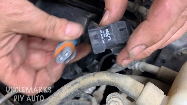 How can I replace a front turn signal bulb on Dodge Journey & Fiat Freemont смотреть онлайн