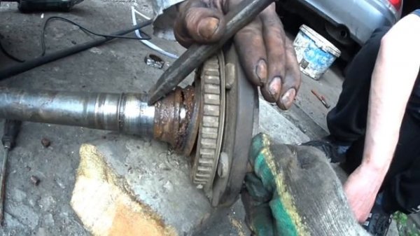 Mitsubishi pajero замена подшипника задней полуоси.