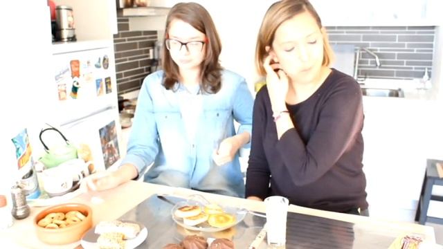 Турчанка пробует Еду купленную в КАЗАХСТАНЕ, не КАЗАХСКУЮ КУХНЮ смотреть онлайн