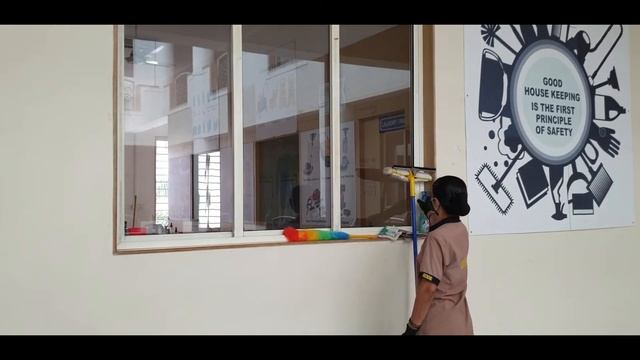 Accommodation - House Keeping Practical - Cleaning of Glass Surfaces смотреть онлайн