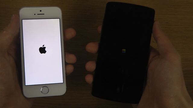iPhone 5S iOS 7.1 Final vs. Google Nexus 5 Android 4.4 KitKat - Which Is Faster? смотреть онлайн