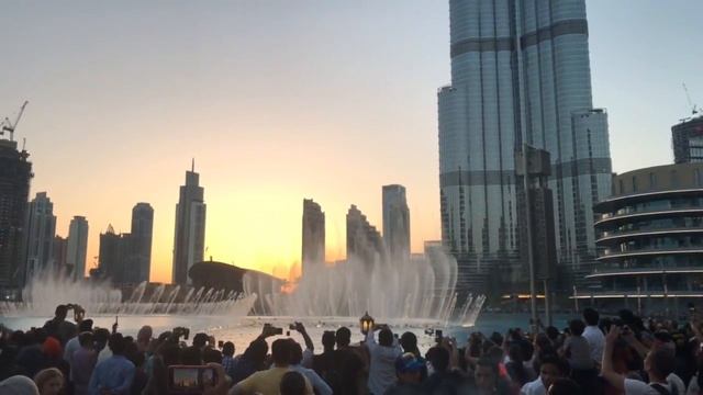 Beautiful Dubai Sunset from Souk Albahar and Apple Store Dubai Mall Burj Khalifa смотреть онлайн