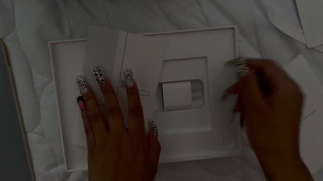Yellow iPad 10th generation Unboxing смотреть онлайн