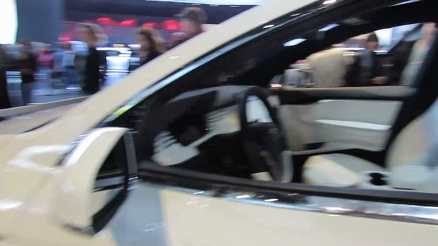 2014 Tesla Model X смотреть онлайн