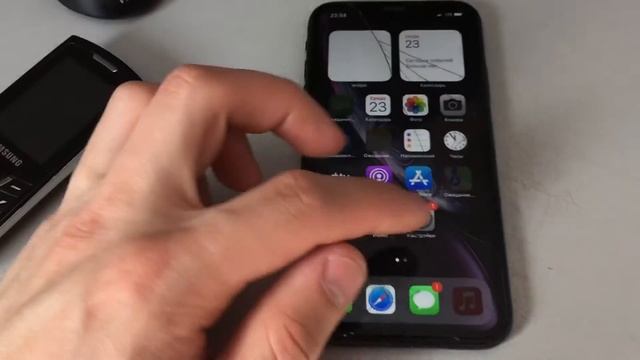 iPhone XR смотреть онлайн