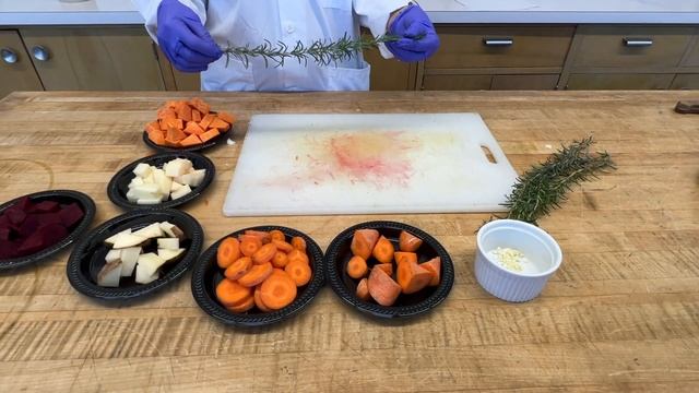 Cooking Demonstration Pt. 1: Veggie Roast & Baked Apple Crisp смотреть онлайн