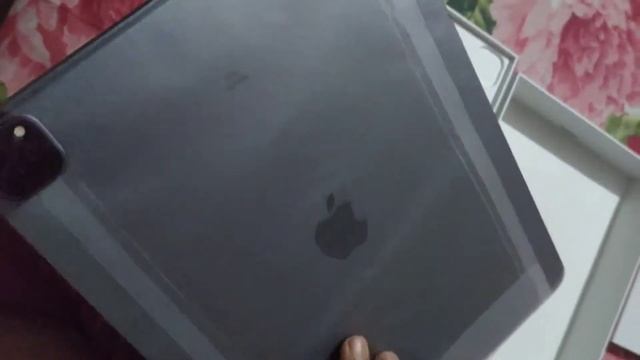 iPad Pro 2020 12.9 inch 120 hz Unboxing смотреть онлайн