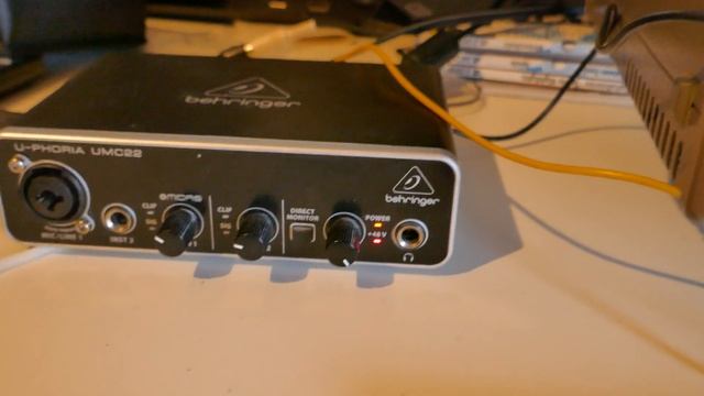 behringer umc 22 intersample clipping (no video audio) смотреть онлайн