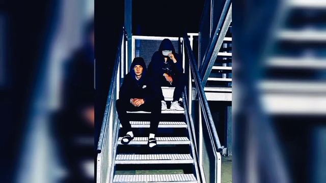 Kamza feat. Hermi - Nevěřily v nás смотреть онлайн