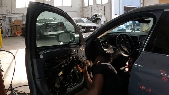 DIY 2022 VOLVO XC-60 how to remove the front door mirror the door handle and the door trim panel смотреть онлайн
