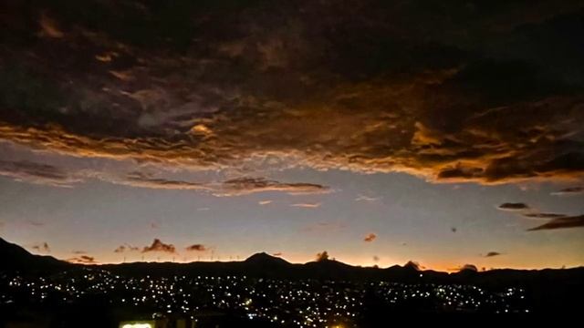 From My Window in Loja: Mountains, Clouds and Light смотреть онлайн