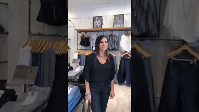 15 Questions for White House Black Market's Manager: Millie смотреть онлайн
