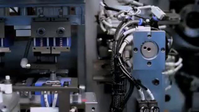 Apple Macbook Pro 17 Inches Battery Video смотреть онлайн
