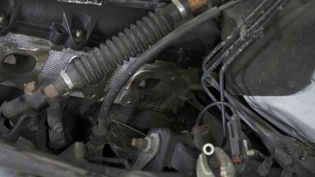 2012 Dodge Ram 1500 5.7 HEMI Exhaust Manifold with Broken Bolts смотреть онлайн