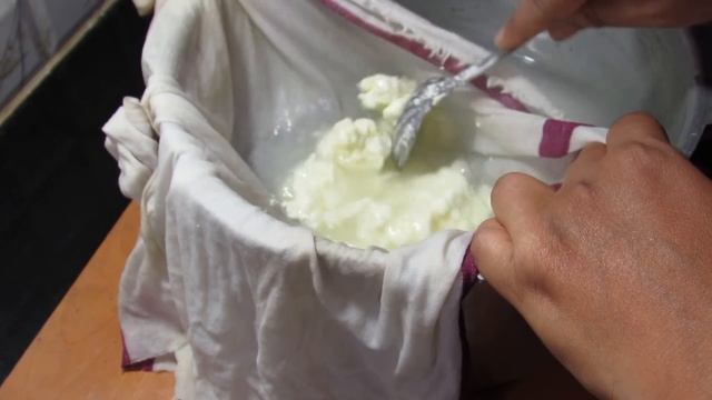 ಮನೆಯಲ್ಲೇ ಸುಲಭವಾಗಿ ಪನೀರ್ ಮಾಡೋದು ಹೇಗೆ HOW TO MAKE PANEER AT HOME/HOMEMADE PANEER RECIPE IN KANNADA смотреть онлайн