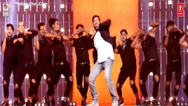 Apple Beauty song from Janata garage смотреть онлайн