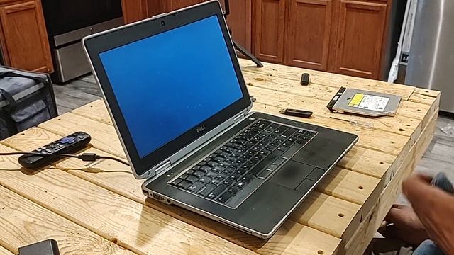 Can I Revive This Old Dell Latitude E6420 Laptop!? смотреть онлайн