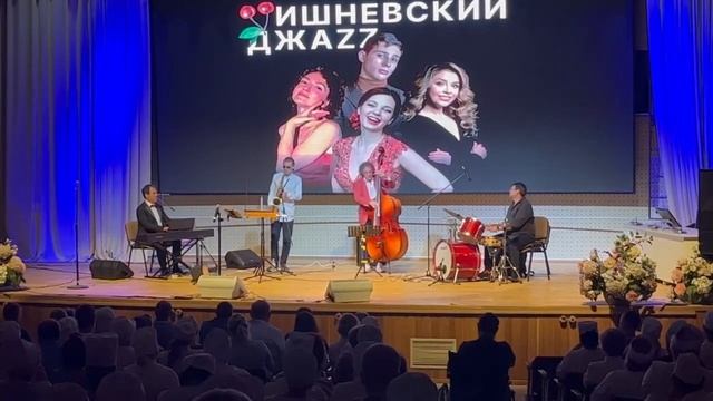 «Вишневский джаzz» для поддержки военнослужащих смотреть онлайн