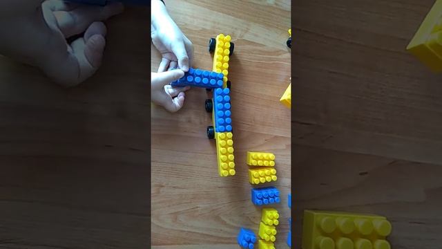 Повітряний транспорт - літак з конструктора LEGO смотреть онлайн