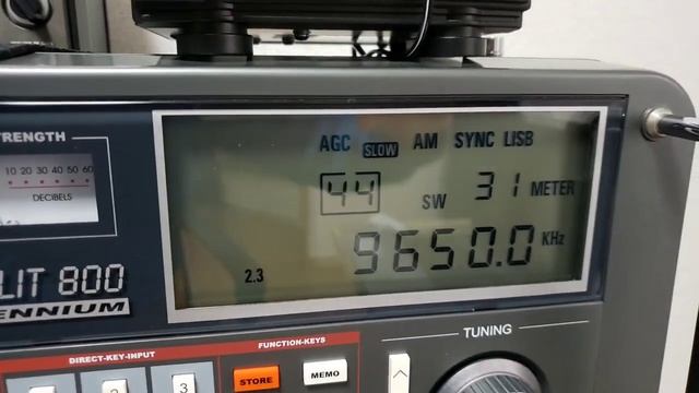 GRUNDIG SATELLIT 800 MILLENNIUM_9650kHz Radio Guinea_15:56 JST_11012020 смотреть онлайн