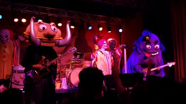 Mac Sabbath Live Chicken For The Slaves Frying Pan Pair-a-Buns Black Sabbath Cover Band Cleveland смотреть онлайн