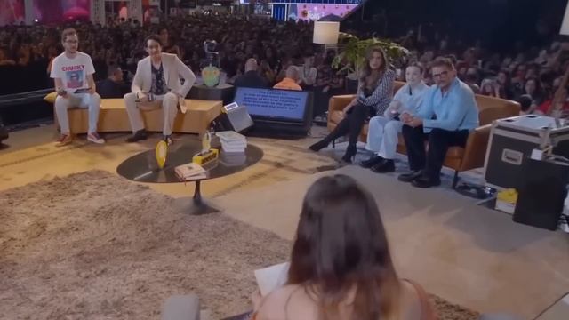 Pedro Pascal and Bella Ramsey being father & child for almost 3 minutes смотреть онлайн