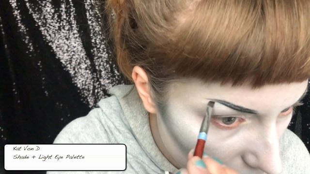 Simple Vampire Halloween Makeup Tutorial смотреть онлайн