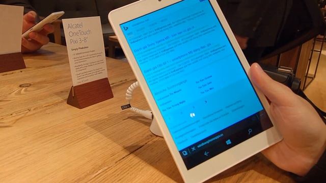 Alcatel OneTouch Pixi 3 de 8 pulgadas con Windows 10 Mobile смотреть онлайн