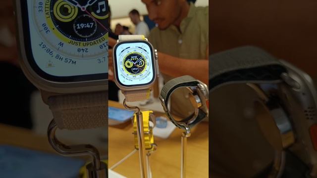 THE FIRST-EVER OFFICIAL APPLE STORE IN DELHI WALKTHROUGH MINI VLOG🍎#applesaket #ishaanslifeandlivin смотреть онлайн