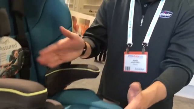 Chicco MyFit Harness Booster смотреть онлайн