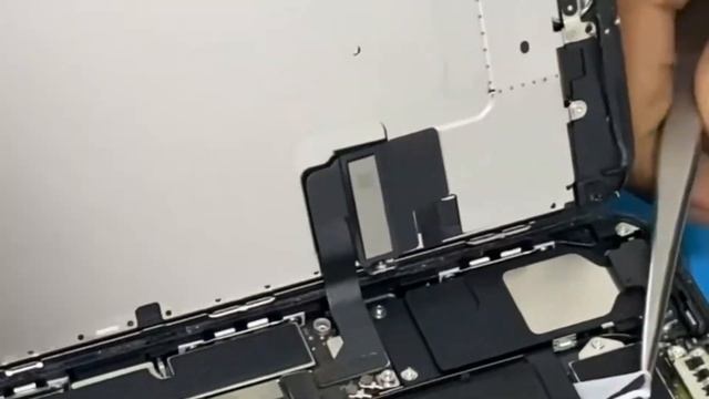 IPhone 7 Plus Original ICloud Battery Replacement. #trending #repair