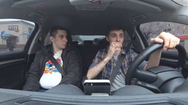 ТАКСИСТ ВЫТАЩИЛ ИЗ БАГАЖНИКА ЧЕЛОВЕКА / ПАССАЖИР В ШОКЕ смотреть онлайн