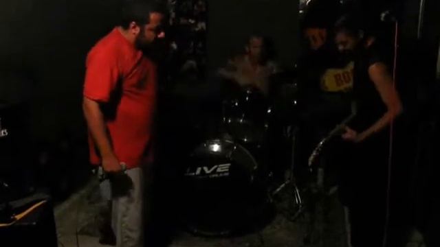 THE POET REVOLVER'S - Vitrola Rock Bar - Apple Tree (cover) смотреть онлайн