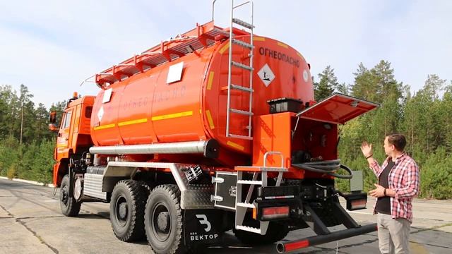 Топливозаправщик с цистерной большого сечения АТЗ-17 КАМАЗ-6522  Cummins НПО _ВЕКТОР_