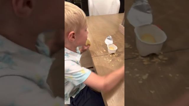 Johnny Doesn’t Eat His Apples | He Lives To Regret It смотреть онлайн