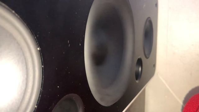 iPod HiFi Bass Test #2 смотреть онлайн