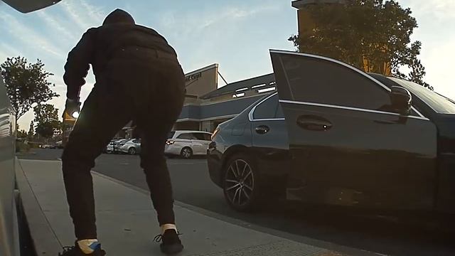Thieves in a Black BMW Broke into my Tesla Model 3 Left Rear Window смотреть онлайн