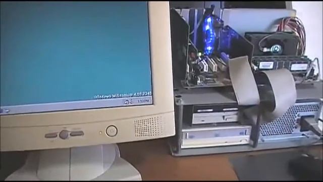 Microsoft Windows Millennium Edition [Build 4.90.2348 Beta] смотреть онлайн