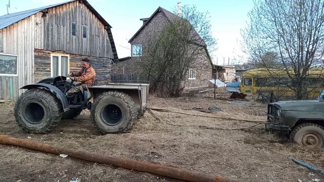 Каракат вытаскивает УАЗ. смотреть онлайн