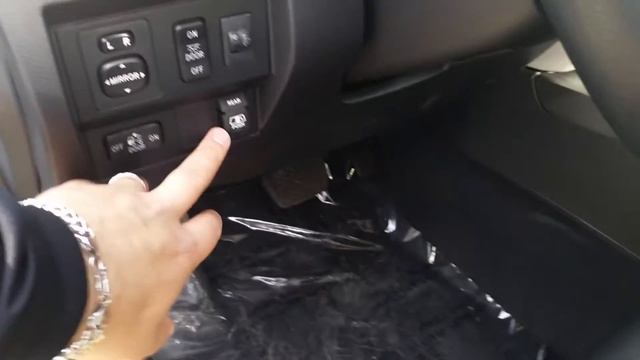 2015 Toyota Tundra 4.6 L TRD Sport Package смотреть онлайн