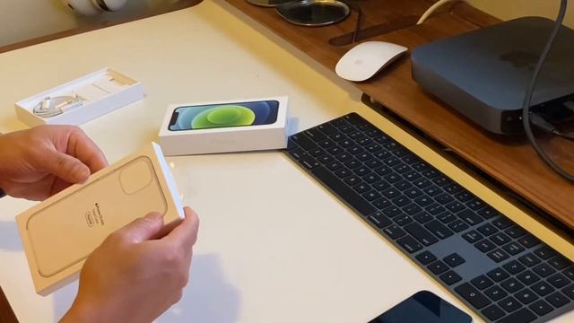 iPhone 12 mini Unbox & Quick look смотреть онлайн