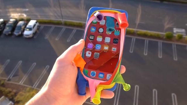 Can Balloons Protect an iPhone 6S Plus from 100 FT Drop Test смотреть онлайн