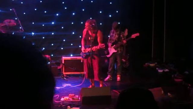 Marathon Rock Gig 2013 Young Street Heroes- Looking at me (Song by Absent Without Leave) смотреть онлайн